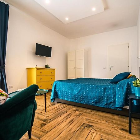Hub Ferroviario - 12 Posti Letto Per Il Tuo Gruppo A Napoli Con Wifi E Netflix Panzió Kültér fotó