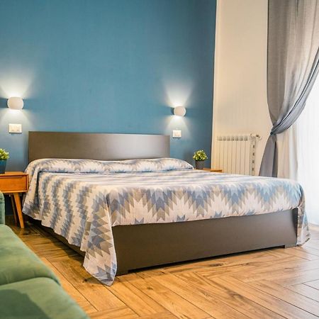 Hub Ferroviario - 12 Posti Letto Per Il Tuo Gruppo A Napoli Con Wifi E Netflix Panzió Kültér fotó