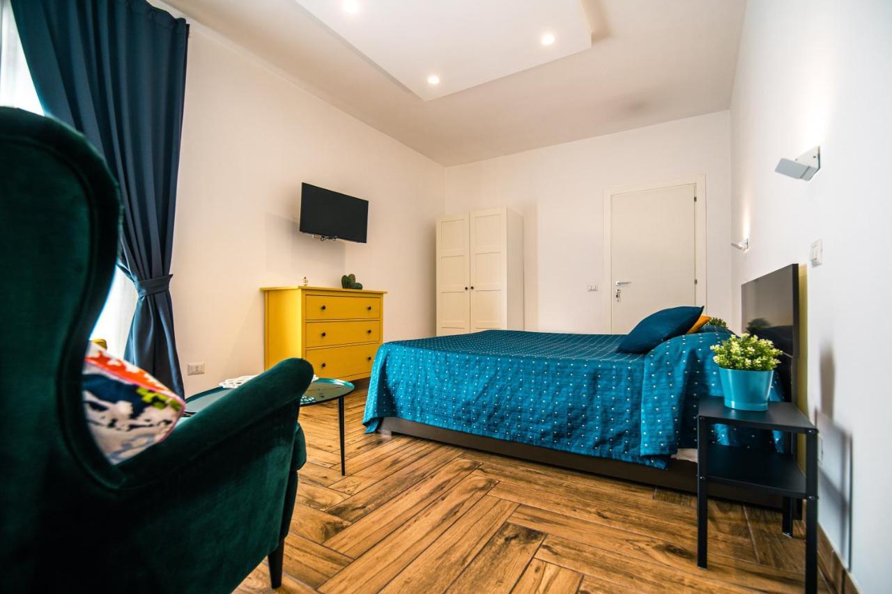 Hub Ferroviario - 12 Posti Letto Per Il Tuo Gruppo A Napoli Con Wifi E Netflix Panzió Kültér fotó