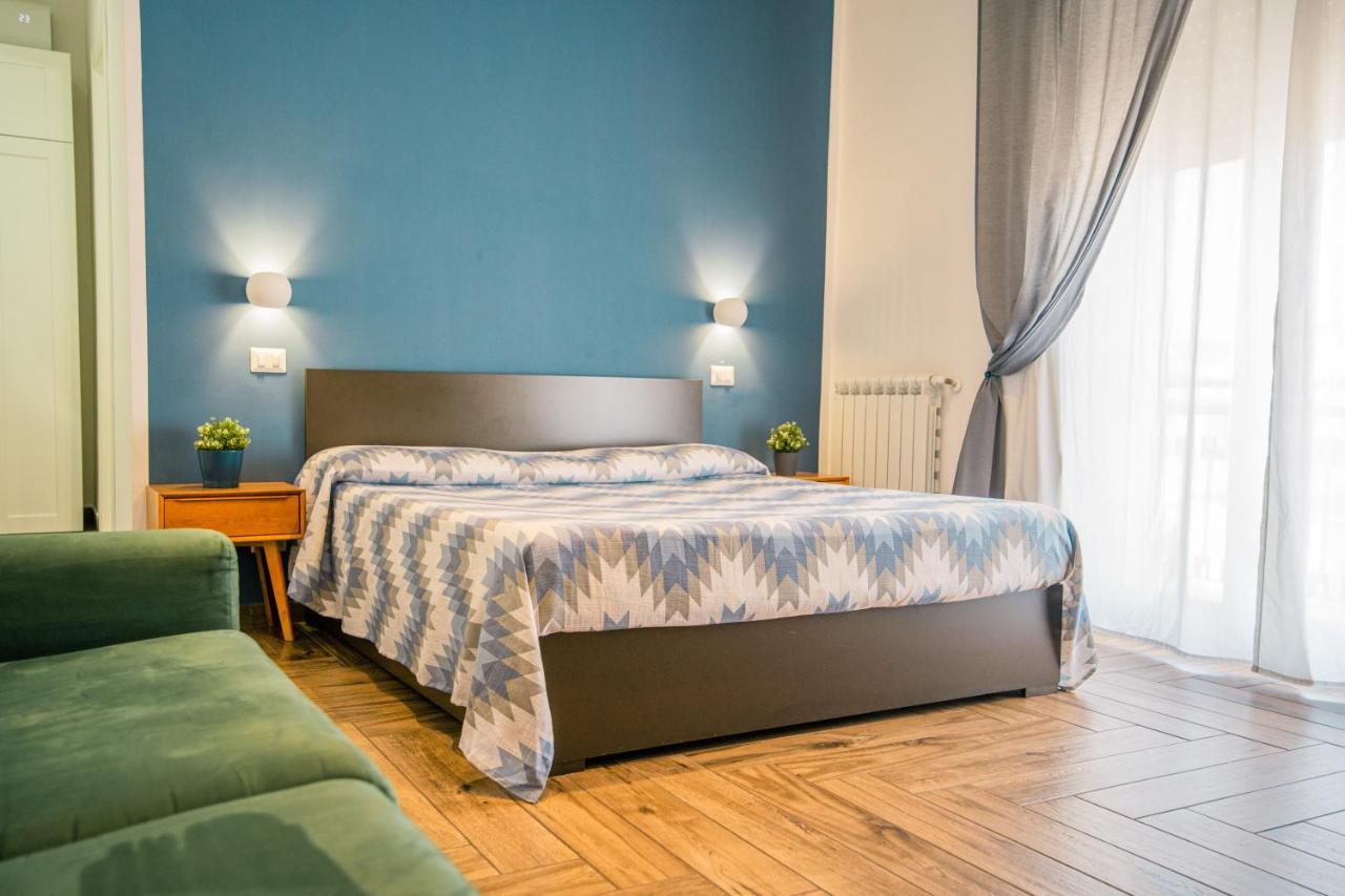 Hub Ferroviario - 12 Posti Letto Per Il Tuo Gruppo A Napoli Con Wifi E Netflix Panzió Kültér fotó