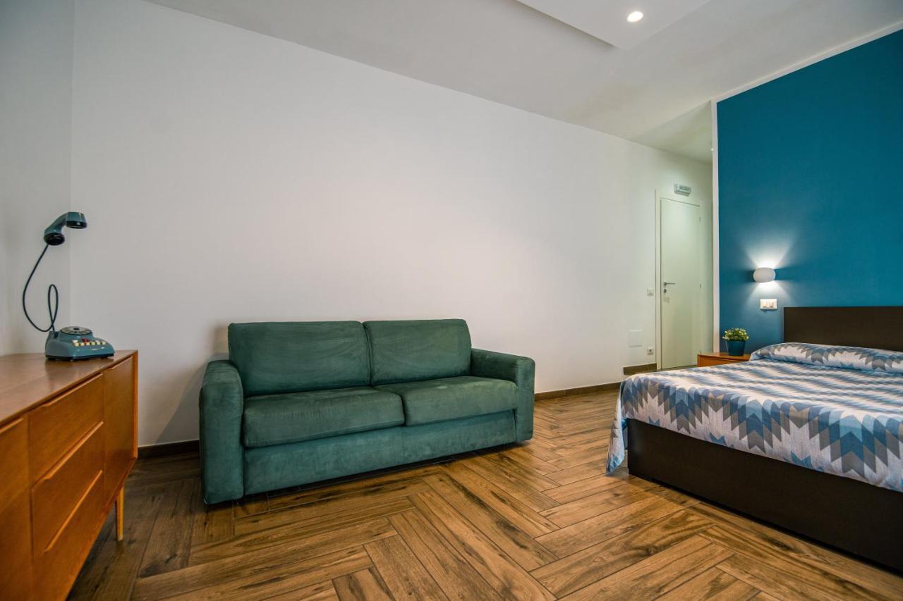 Hub Ferroviario - 12 Posti Letto Per Il Tuo Gruppo A Napoli Con Wifi E Netflix Panzió Kültér fotó