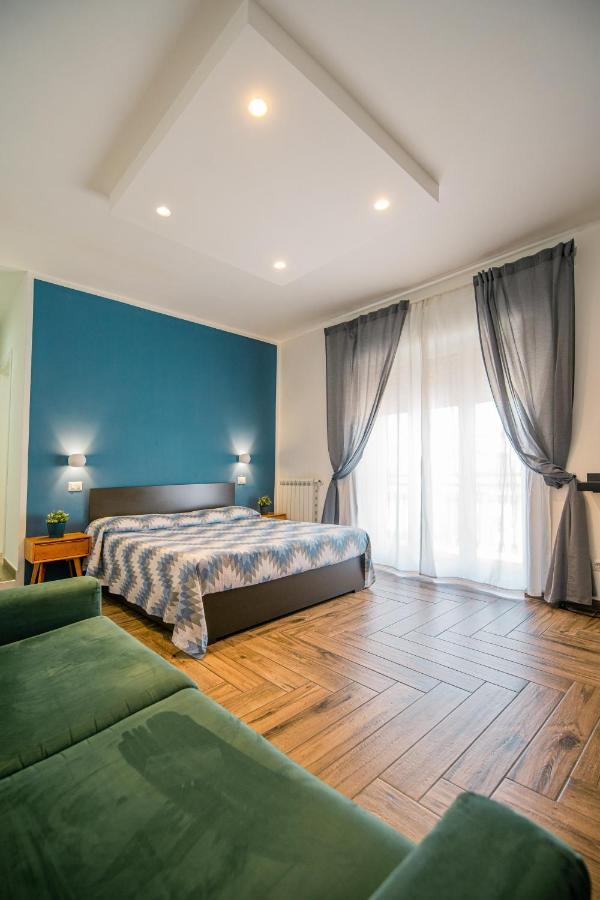 Hub Ferroviario - 12 Posti Letto Per Il Tuo Gruppo A Napoli Con Wifi E Netflix Panzió Kültér fotó