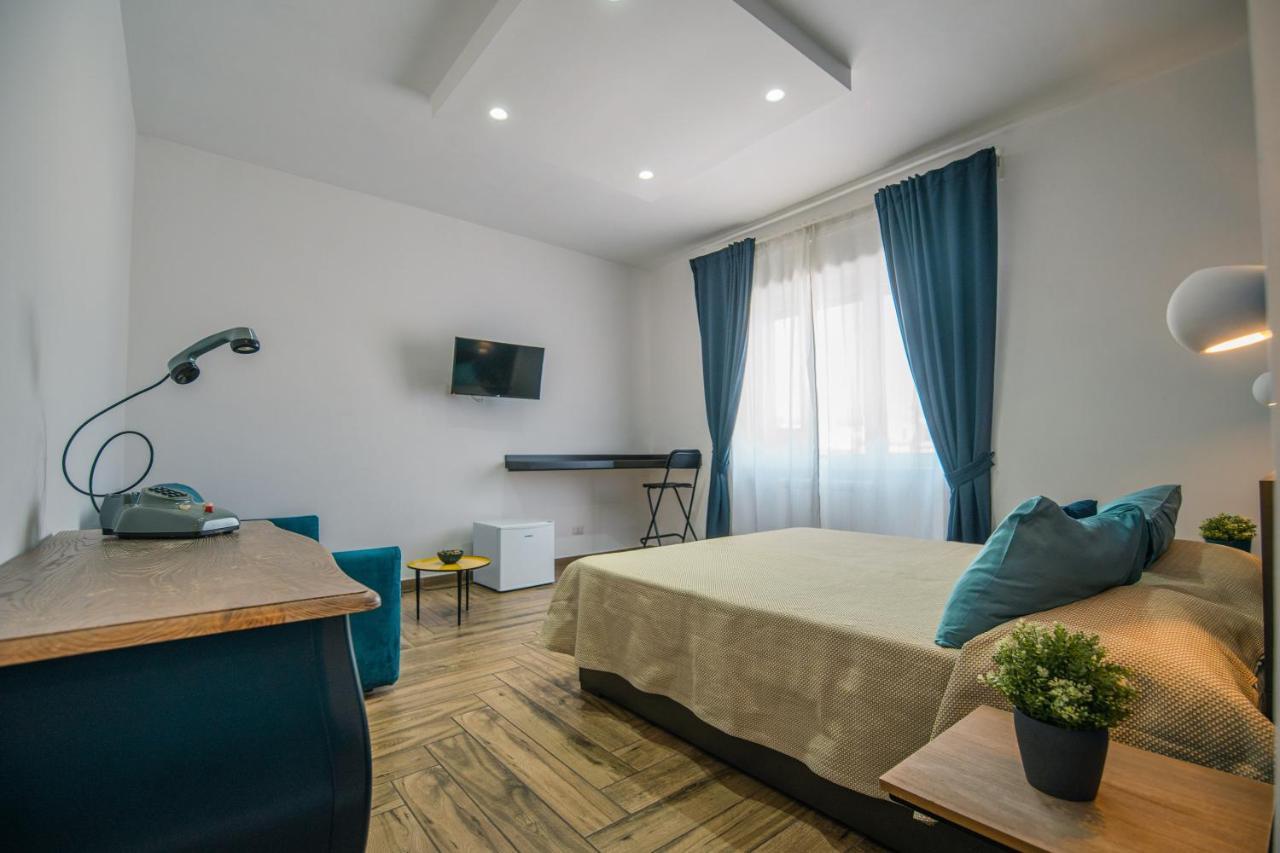 Hub Ferroviario - 12 Posti Letto Per Il Tuo Gruppo A Napoli Con Wifi E Netflix Panzió Kültér fotó