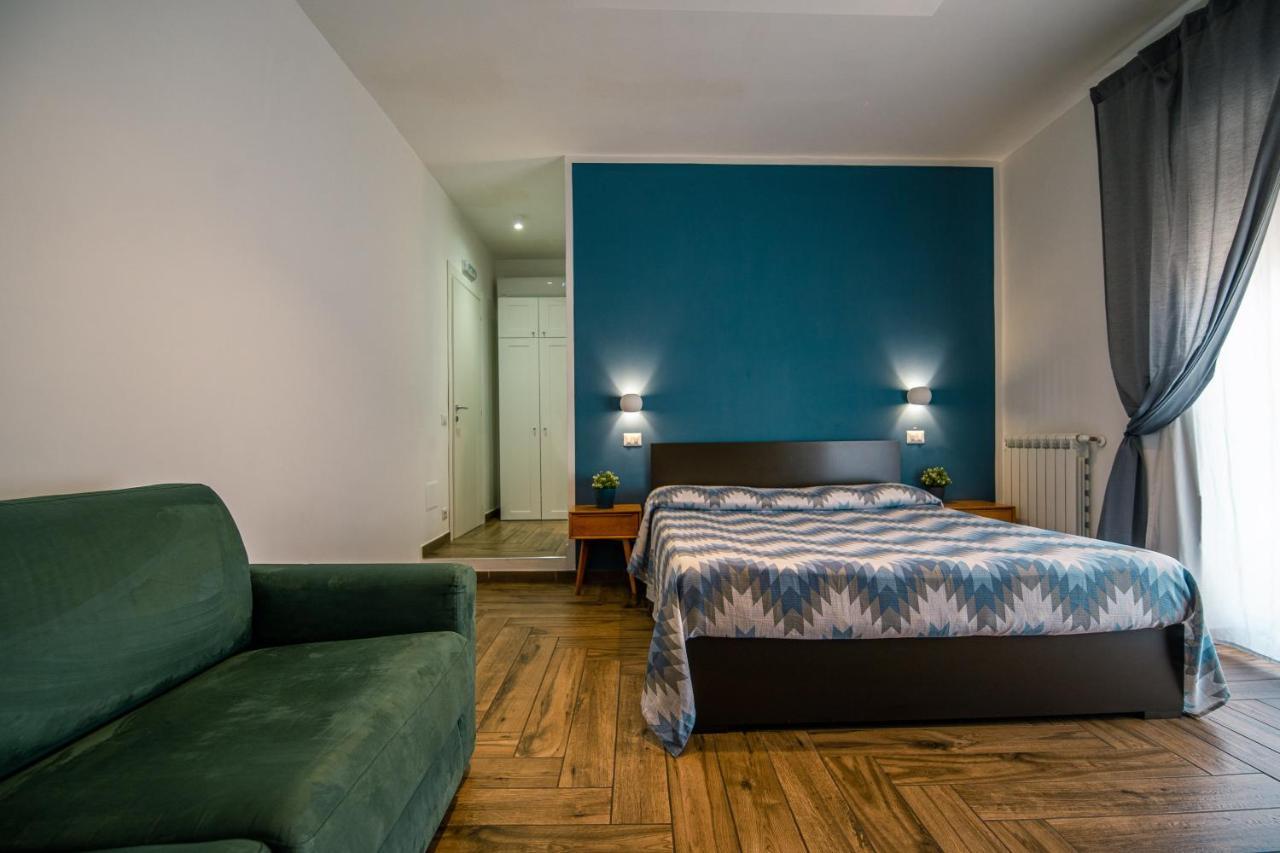 Hub Ferroviario - 12 Posti Letto Per Il Tuo Gruppo A Napoli Con Wifi E Netflix Panzió Kültér fotó