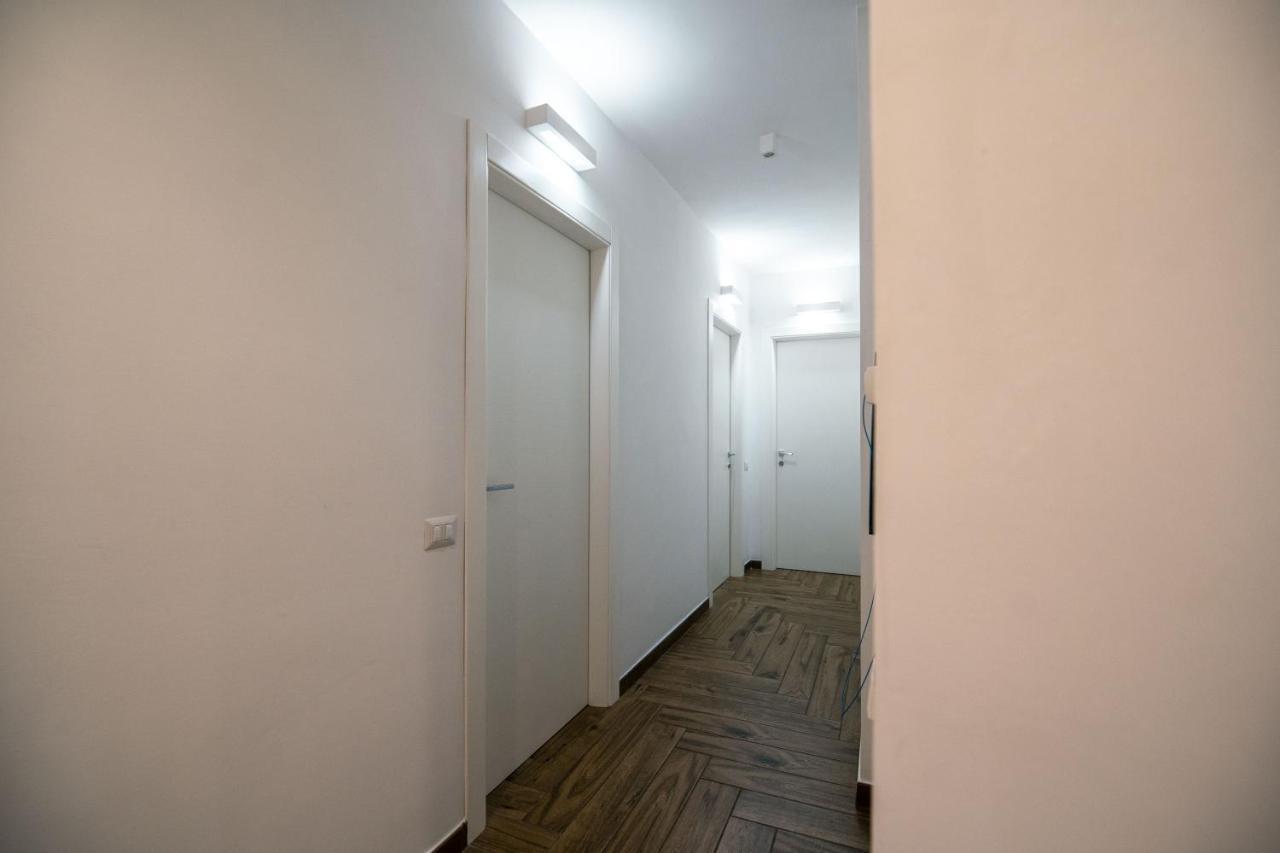 Hub Ferroviario - 12 Posti Letto Per Il Tuo Gruppo A Napoli Con Wifi E Netflix Panzió Kültér fotó